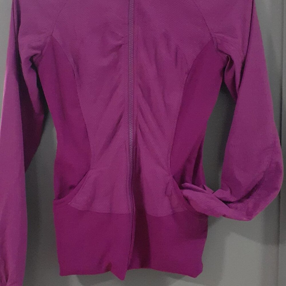 Lululemon in Flux Jacket Pink Purple Sweater Size 6